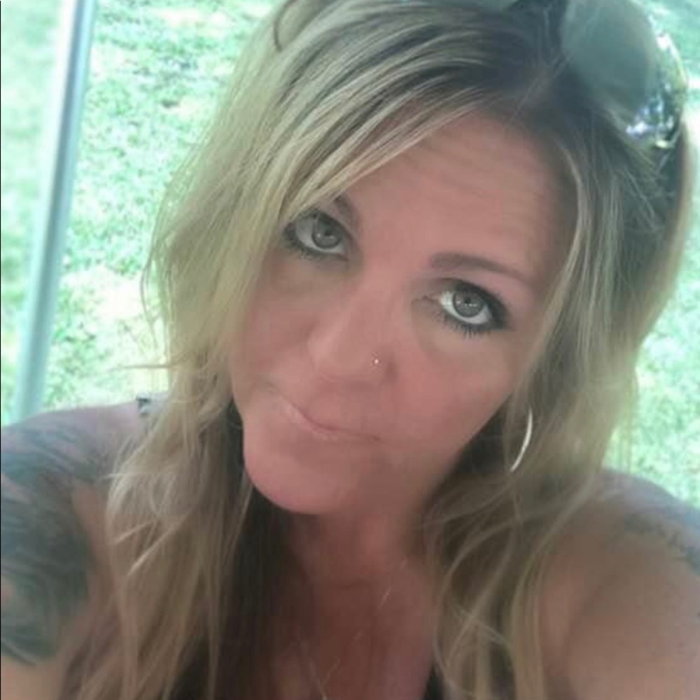 Meet your Posher, Monica